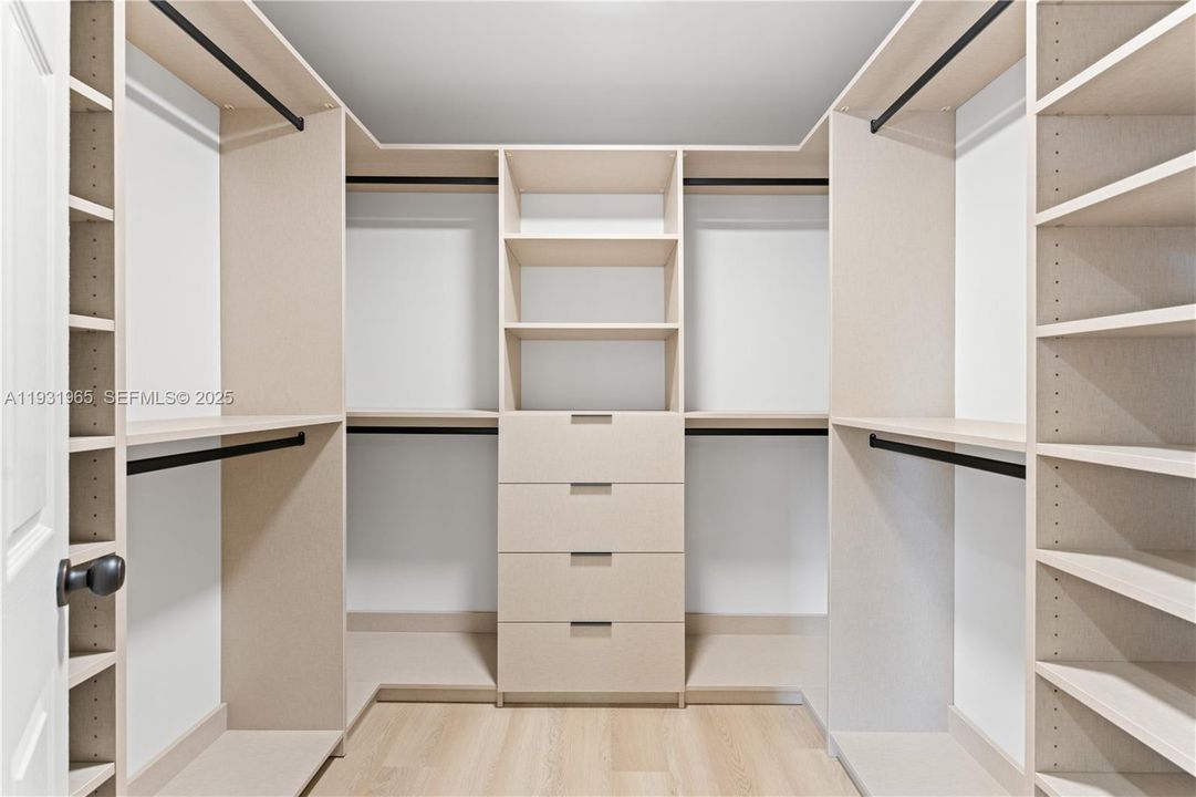 For Sale: $829,000 (4 beds, 2 baths, 1619 Square Feet)