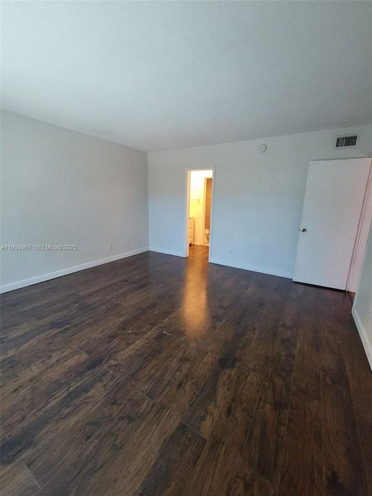 На продажу: $225,000 (2 спален, 2 ванн, 1360 Квадратных фут)