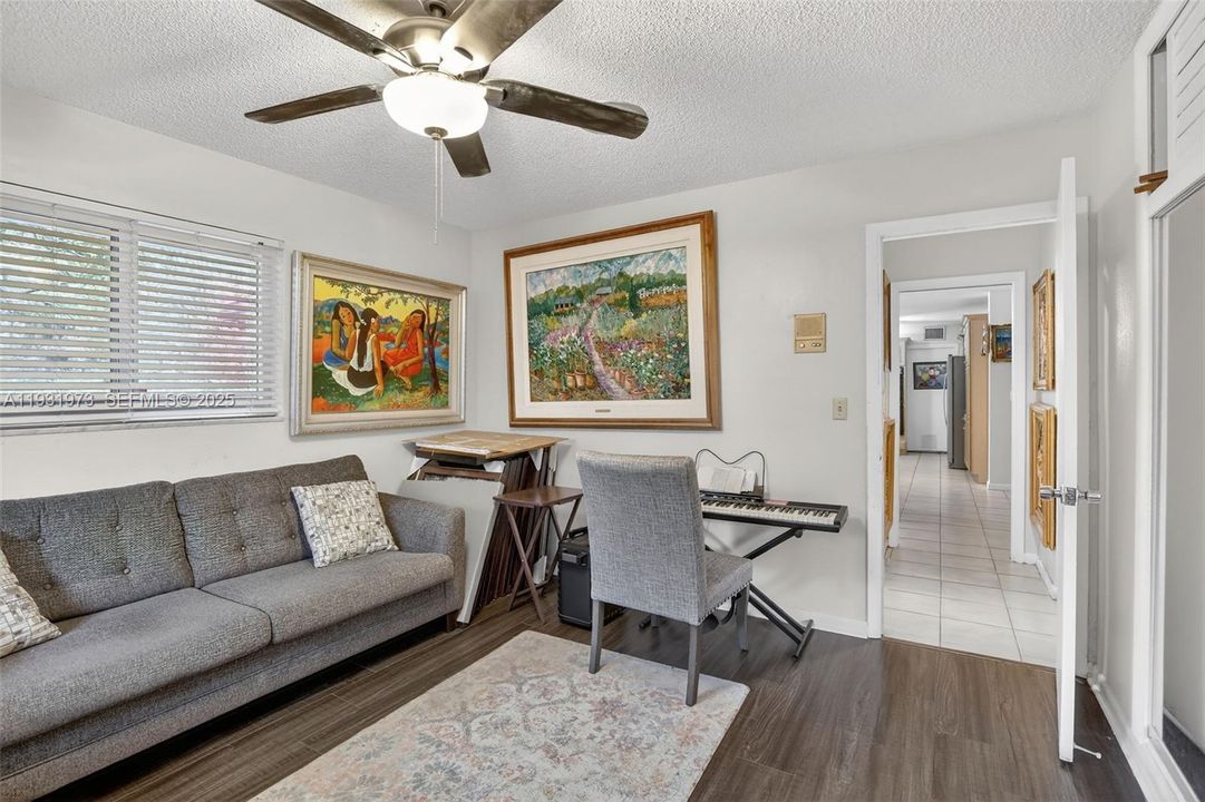 待售: $790,000 (4 贝兹, 2 浴室, 2578 平方英尺)