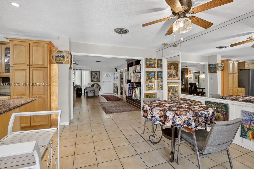 待售: $790,000 (4 贝兹, 2 浴室, 2578 平方英尺)