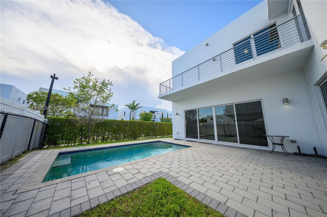 For Sale: $1,560,000 (5 beds, 5 baths, 3624 Square Feet)