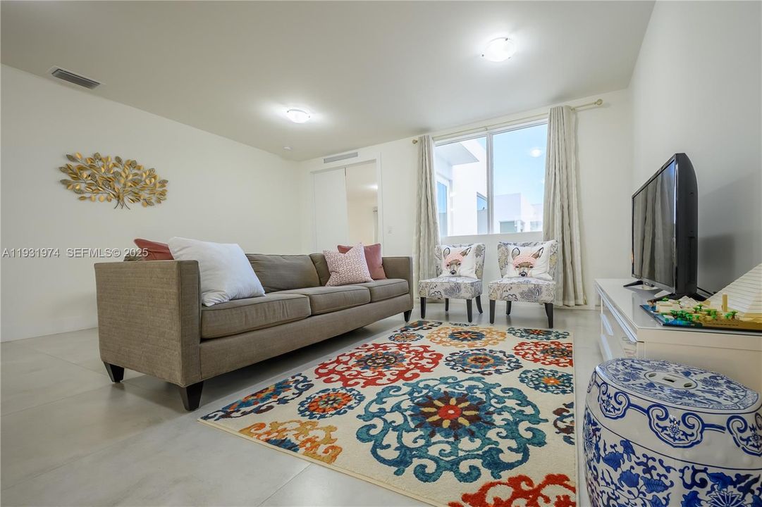 For Sale: $1,560,000 (5 beds, 5 baths, 3624 Square Feet)