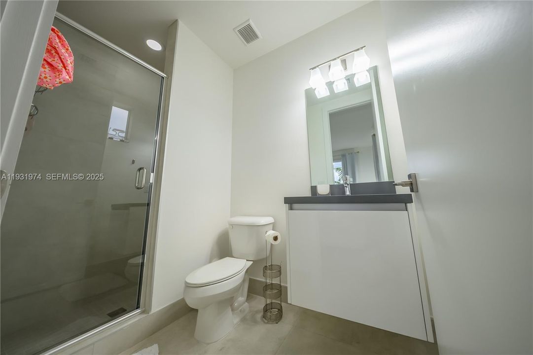 For Sale: $1,560,000 (5 beds, 5 baths, 3624 Square Feet)