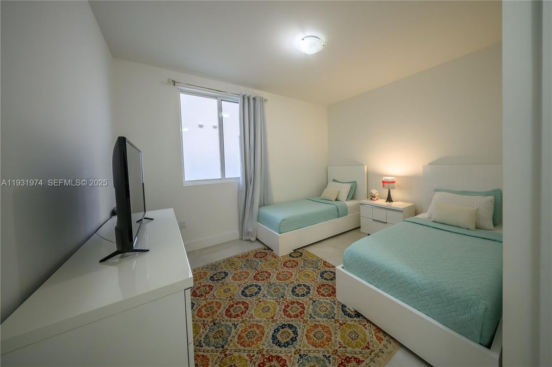 For Sale: $1,560,000 (5 beds, 5 baths, 3624 Square Feet)