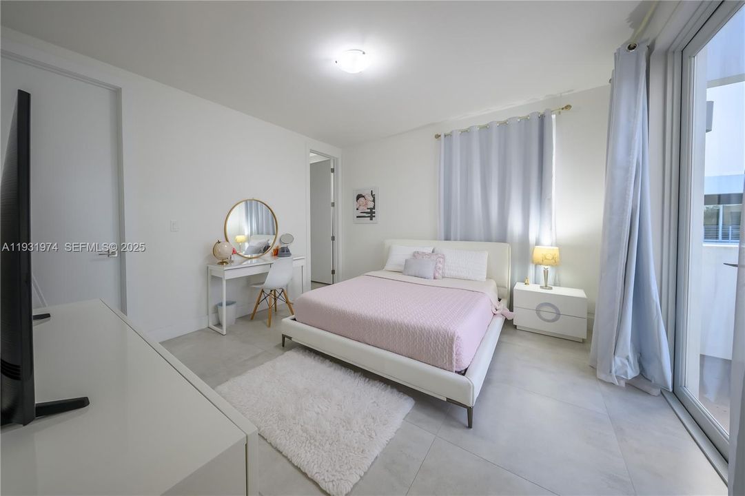 For Sale: $1,560,000 (5 beds, 5 baths, 3624 Square Feet)