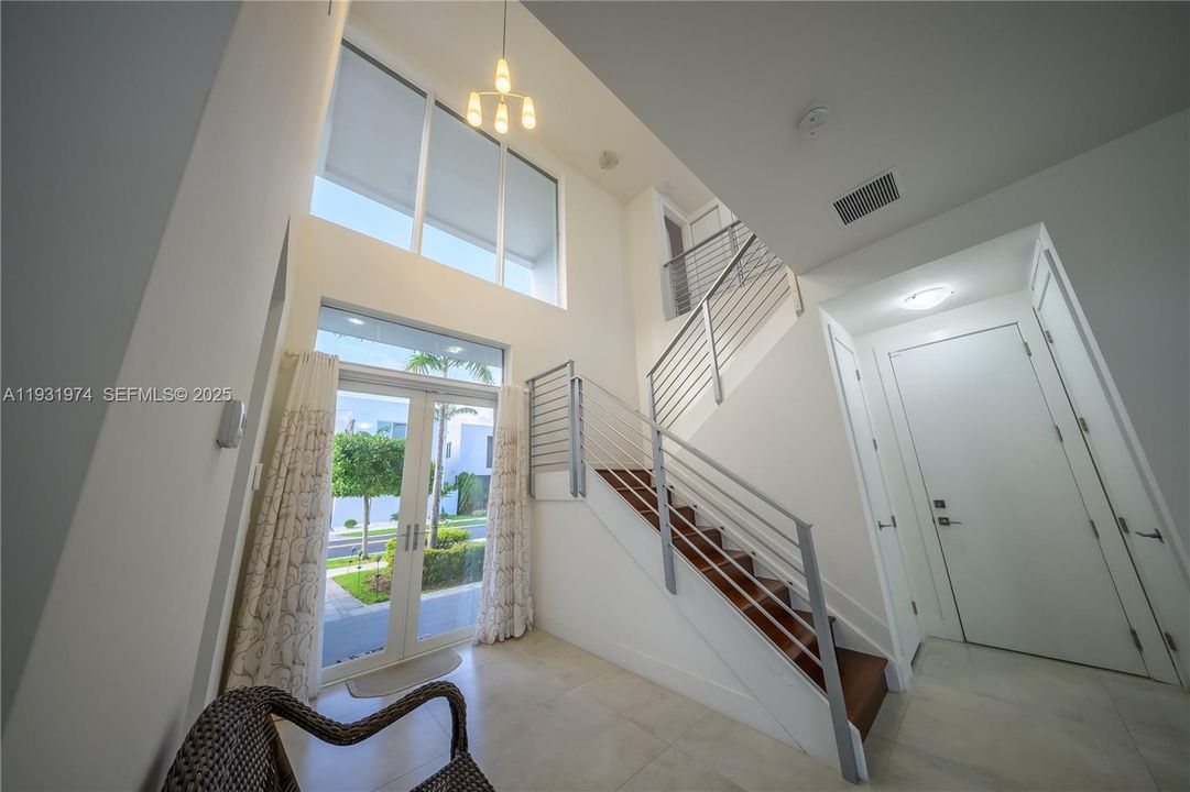 For Sale: $1,560,000 (5 beds, 5 baths, 3624 Square Feet)