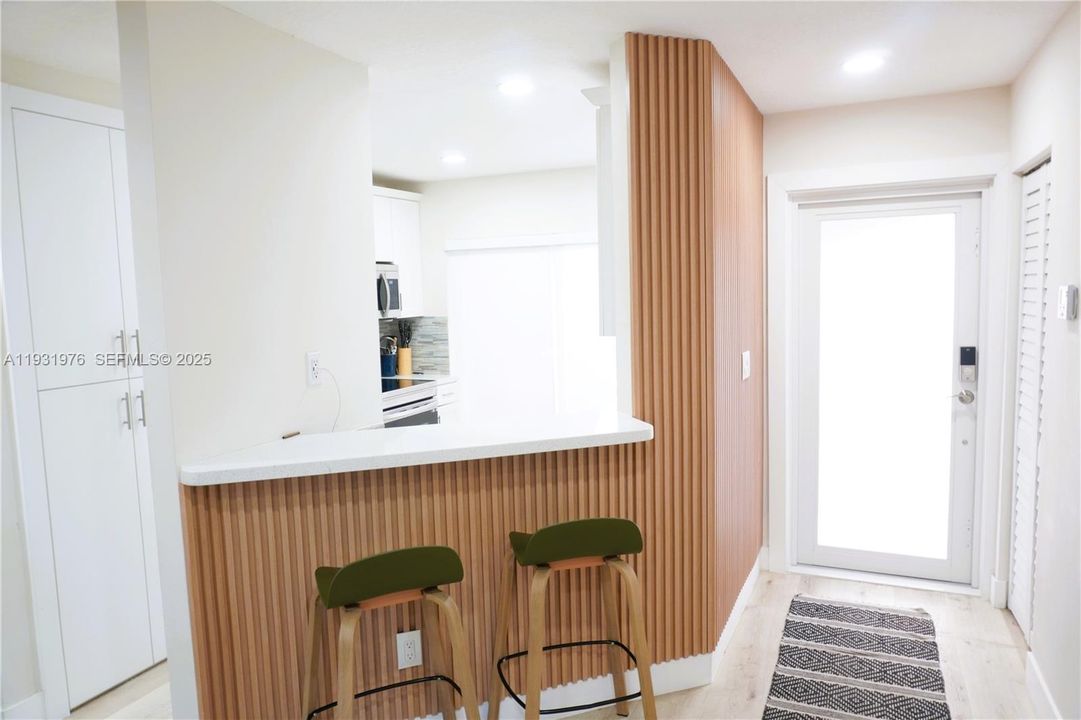 待售: $460,000 (2 贝兹, 2 浴室, 1170 平方英尺)