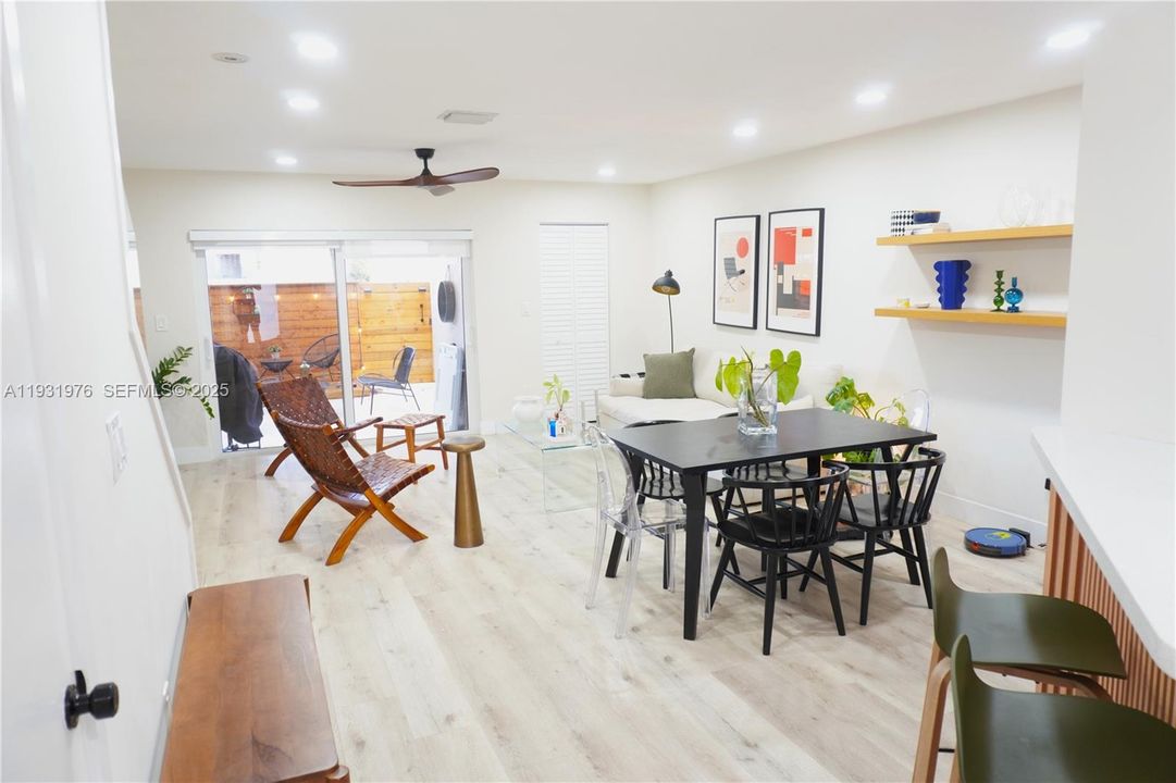 待售: $460,000 (2 贝兹, 2 浴室, 1170 平方英尺)