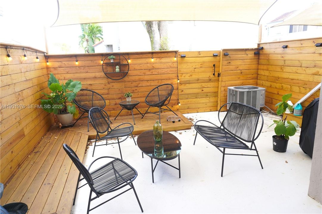 待售: $460,000 (2 贝兹, 2 浴室, 1170 平方英尺)