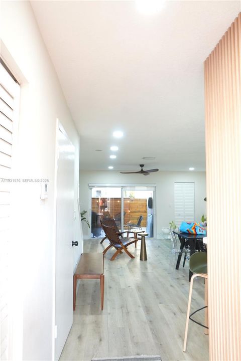 待售: $460,000 (2 贝兹, 2 浴室, 1170 平方英尺)