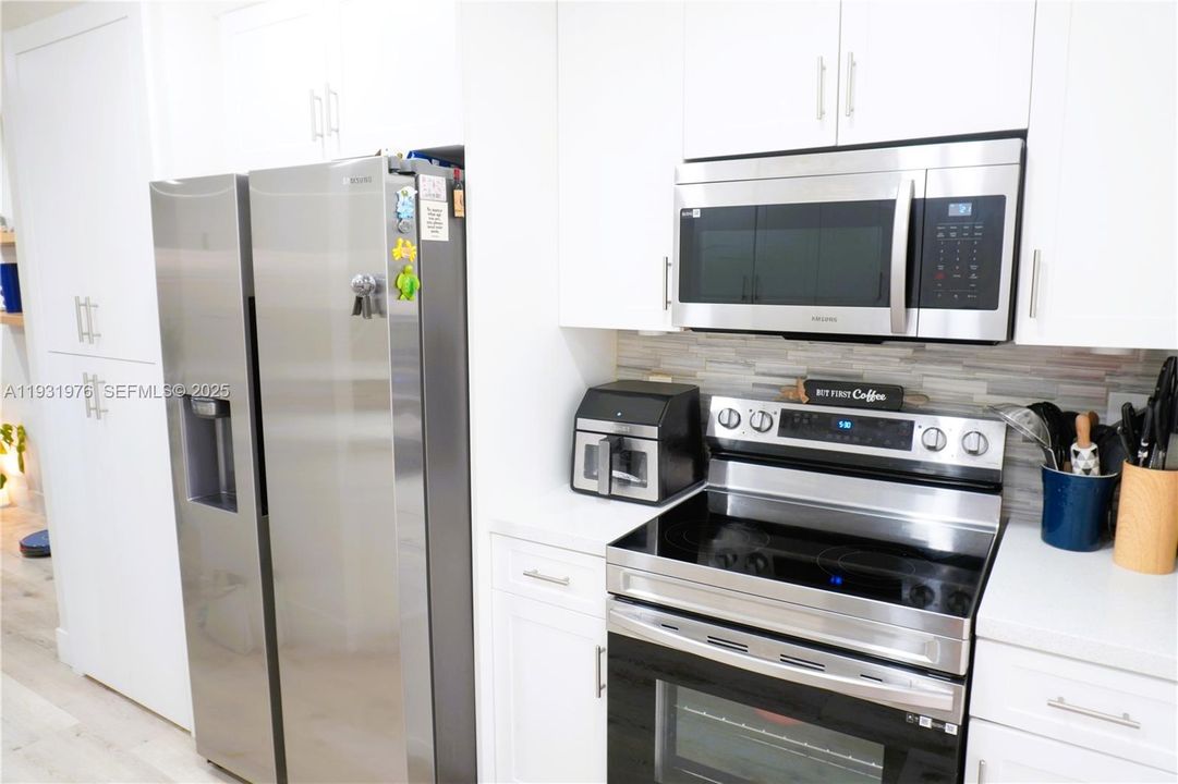 待售: $460,000 (2 贝兹, 2 浴室, 1170 平方英尺)