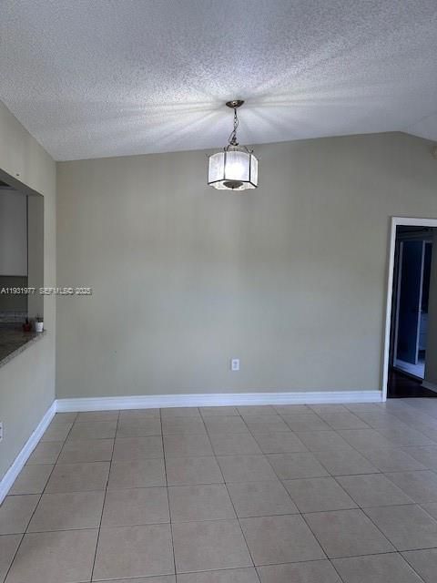 В аренду: $2,000 (2 спален, 2 ванн, 1060 Квадратных фут)