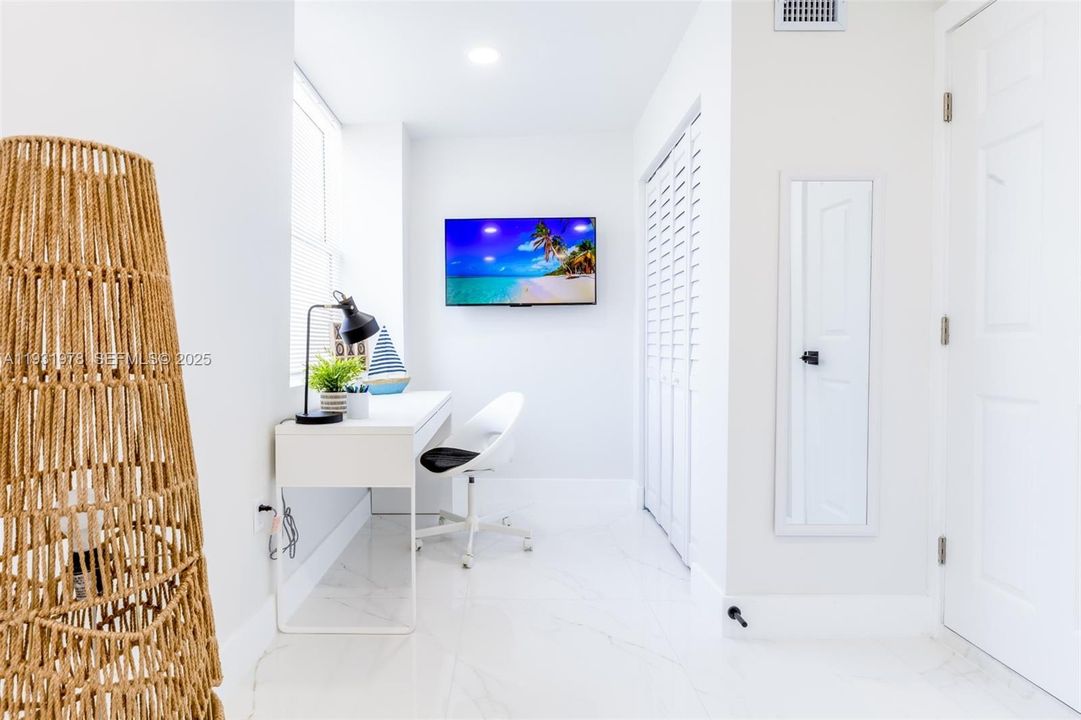 For Sale: $650,000 (0 beds, 0 baths, 1160 Square Feet)