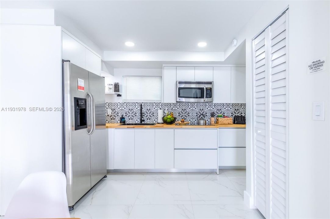 For Sale: $650,000 (0 beds, 0 baths, 1160 Square Feet)