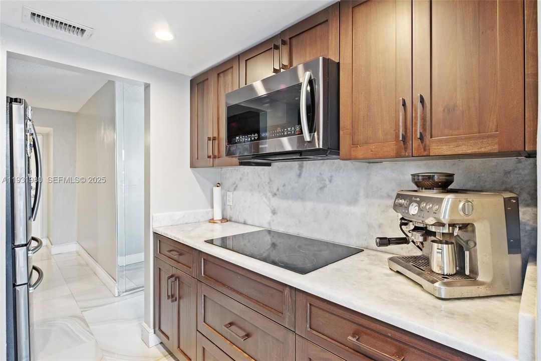 待售: $585,000 (2 贝兹, 1 浴室, 1030 平方英尺)