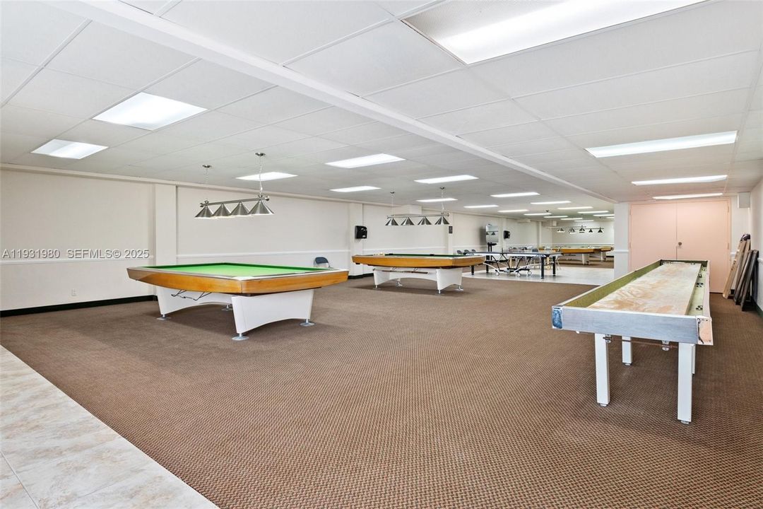 待售: $585,000 (2 贝兹, 1 浴室, 1030 平方英尺)