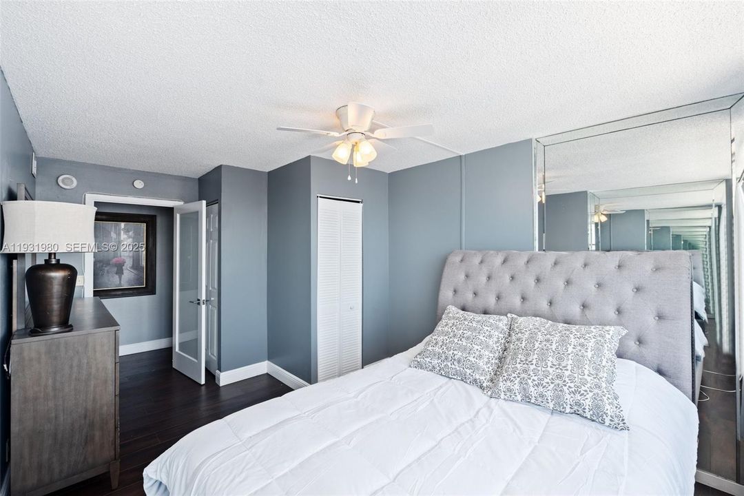 待售: $585,000 (2 贝兹, 1 浴室, 1030 平方英尺)