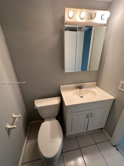 For Rent: $1,800 (2 beds, 2 baths, 905 Square Feet)