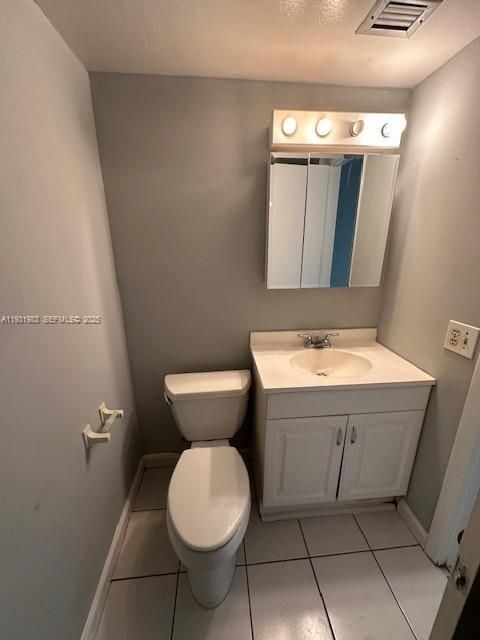 For Rent: $1,800 (2 beds, 2 baths, 905 Square Feet)