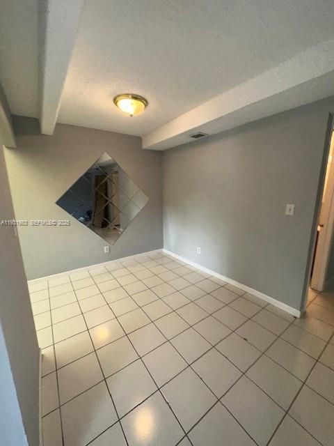 For Rent: $1,800 (2 beds, 2 baths, 905 Square Feet)