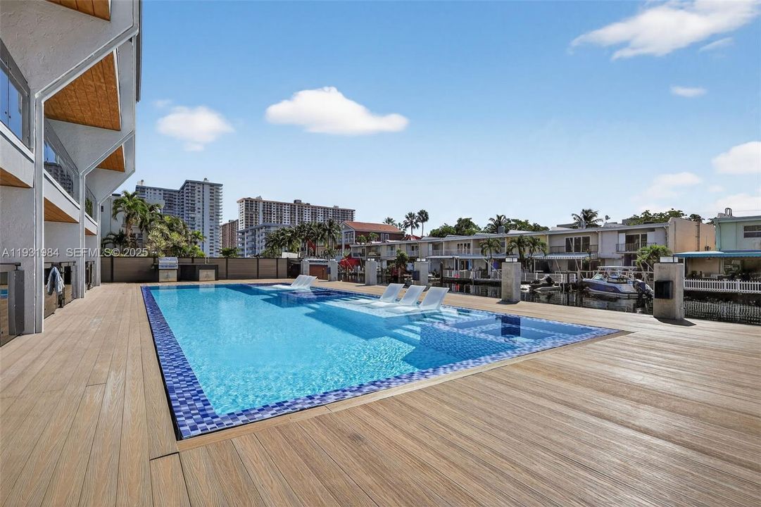 В аренду: $16,000 (3 спален, 3 ванн, 2450 Квадратных фут)