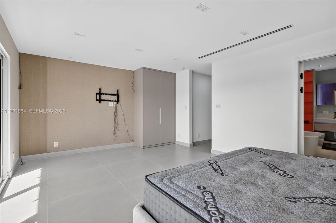 В аренду: $16,000 (3 спален, 3 ванн, 2450 Квадратных фут)