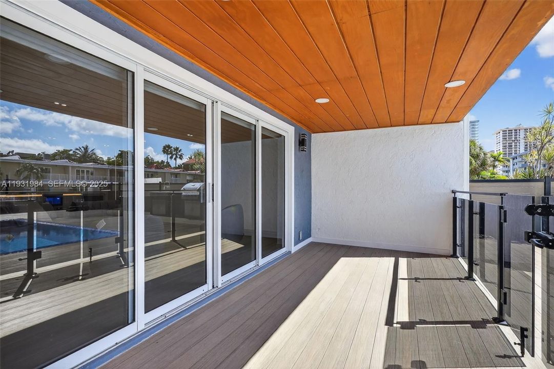 В аренду: $16,000 (3 спален, 3 ванн, 2450 Квадратных фут)