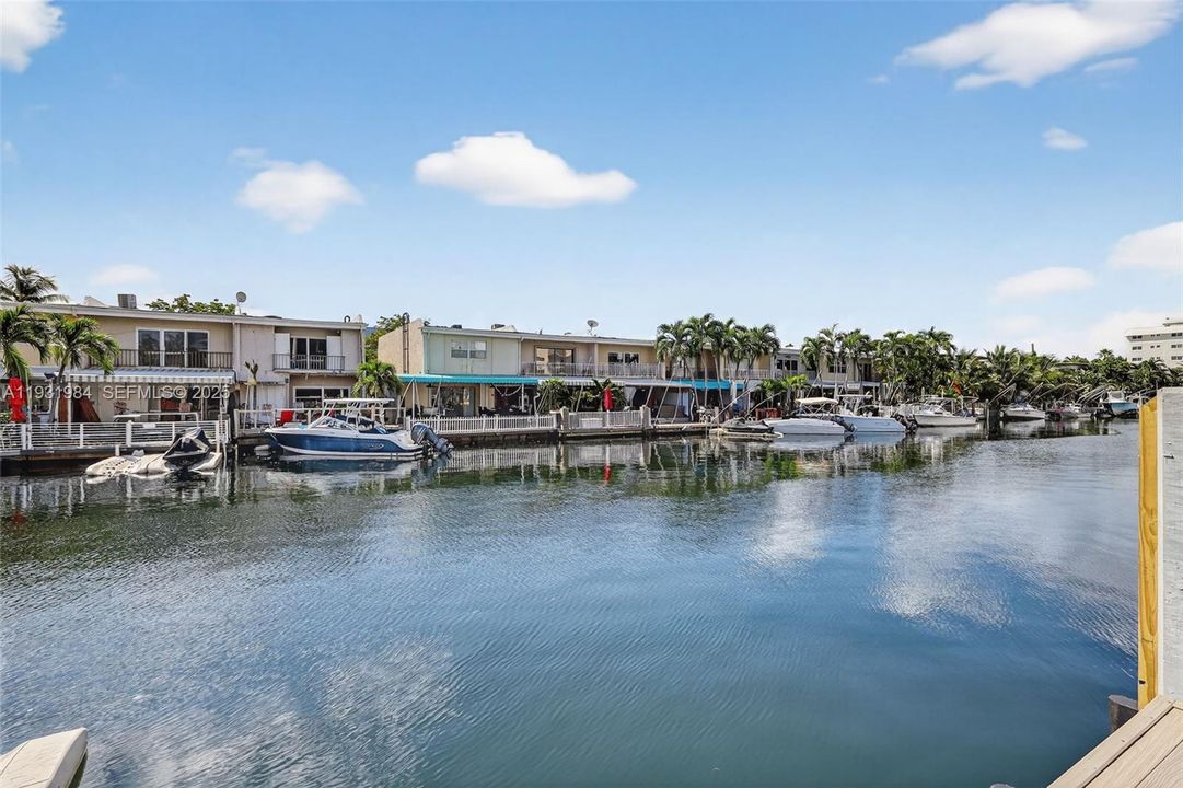 В аренду: $16,000 (3 спален, 3 ванн, 2450 Квадратных фут)