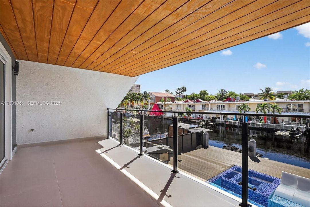 В аренду: $16,000 (3 спален, 3 ванн, 2450 Квадратных фут)