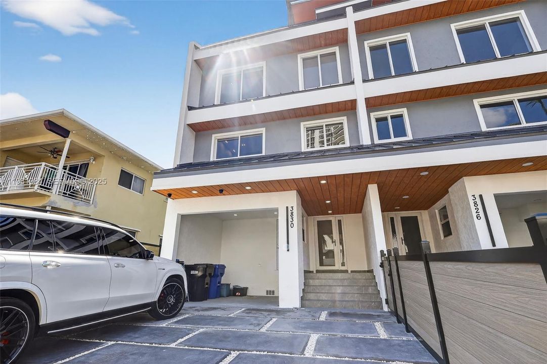 В аренду: $16,000 (3 спален, 3 ванн, 2450 Квадратных фут)