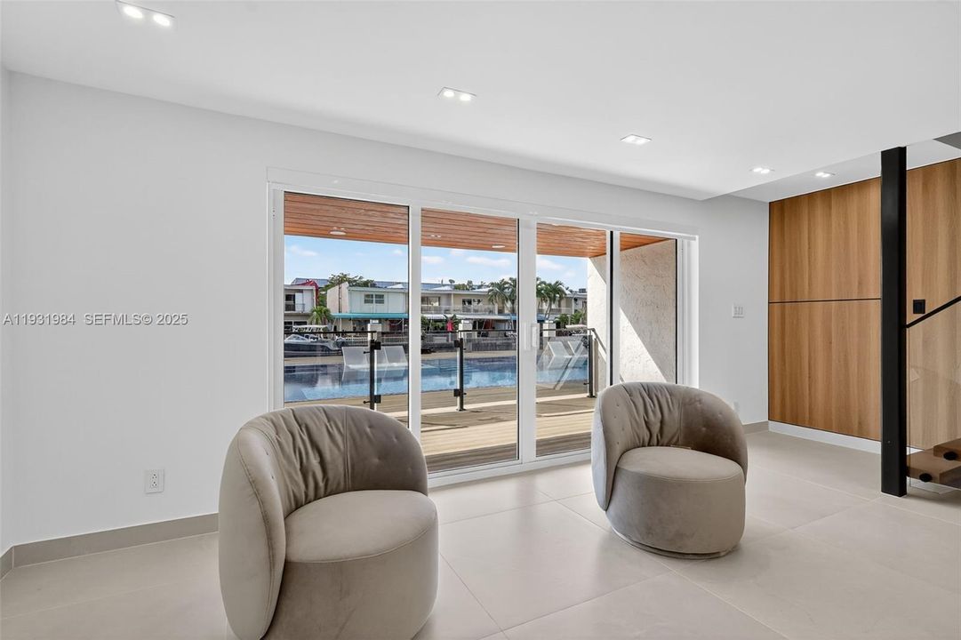 В аренду: $16,000 (3 спален, 3 ванн, 2450 Квадратных фут)