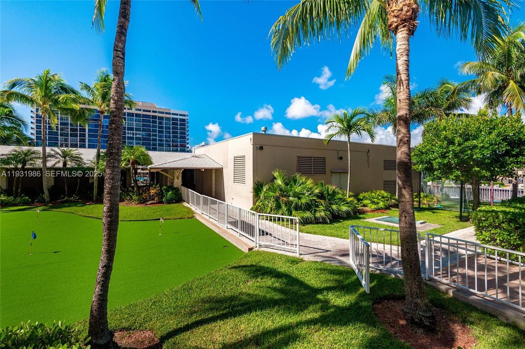 For Sale: $350,000 (2 beds, 2 baths, 1275 Square Feet)