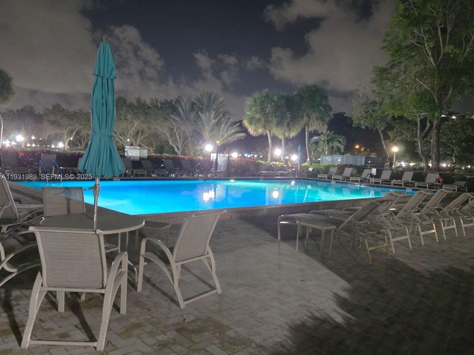 На продажу: $169,000 (2 спален, 2 ванн, 1100 Квадратных фут)