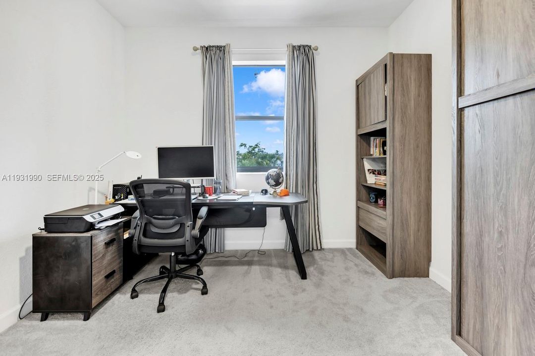 For Rent: $3,500 (3 beds, 2 baths, 1888 Square Feet)