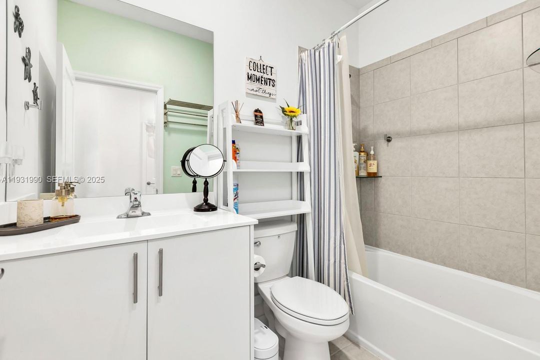 For Rent: $3,500 (3 beds, 2 baths, 1888 Square Feet)