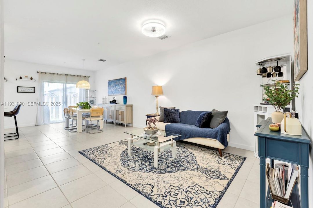 For Rent: $3,500 (3 beds, 2 baths, 1888 Square Feet)