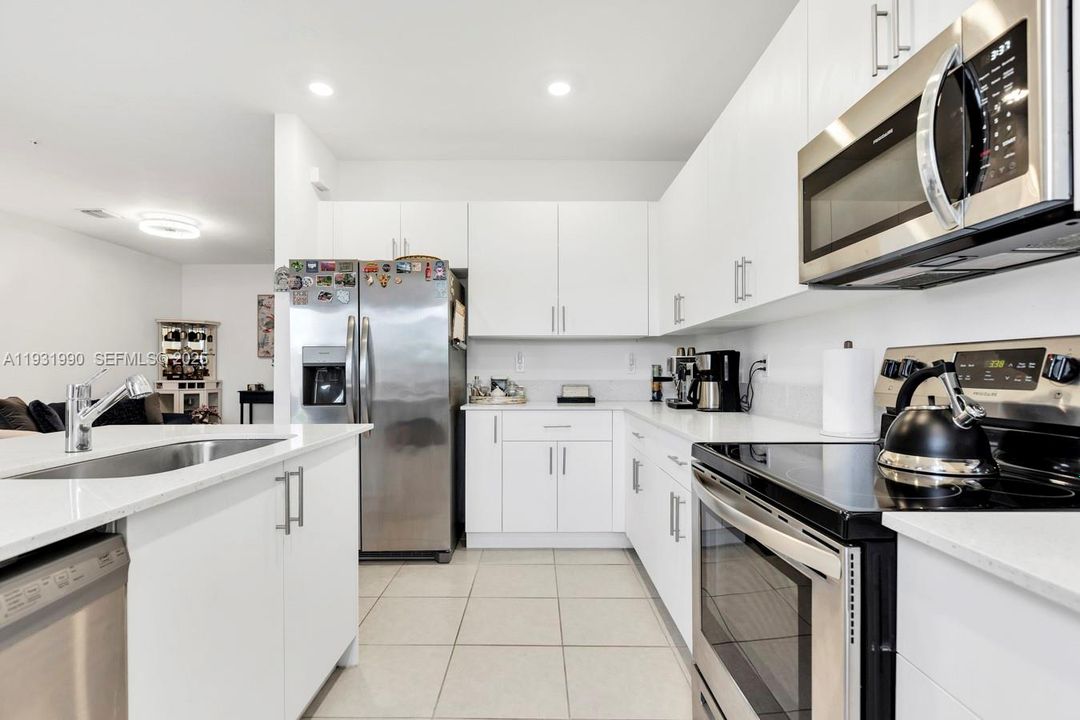 For Rent: $3,500 (3 beds, 2 baths, 1888 Square Feet)