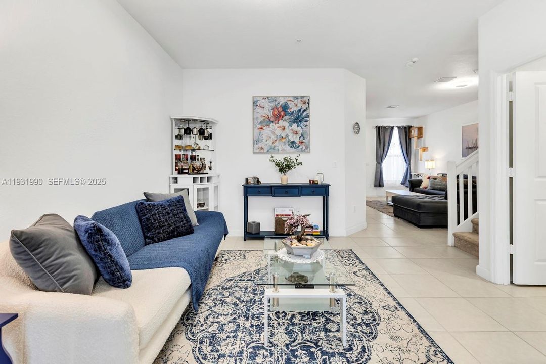 For Rent: $3,500 (3 beds, 2 baths, 1888 Square Feet)