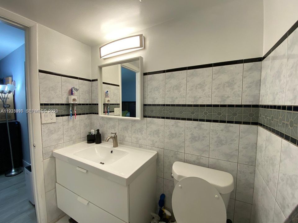 For Rent: $2,800 (2 beds, 2 baths, 1021 Square Feet)