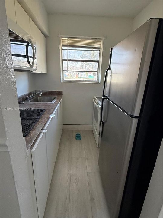 For Rent: $1,450 (1 beds, 1 baths, 550 Square Feet)