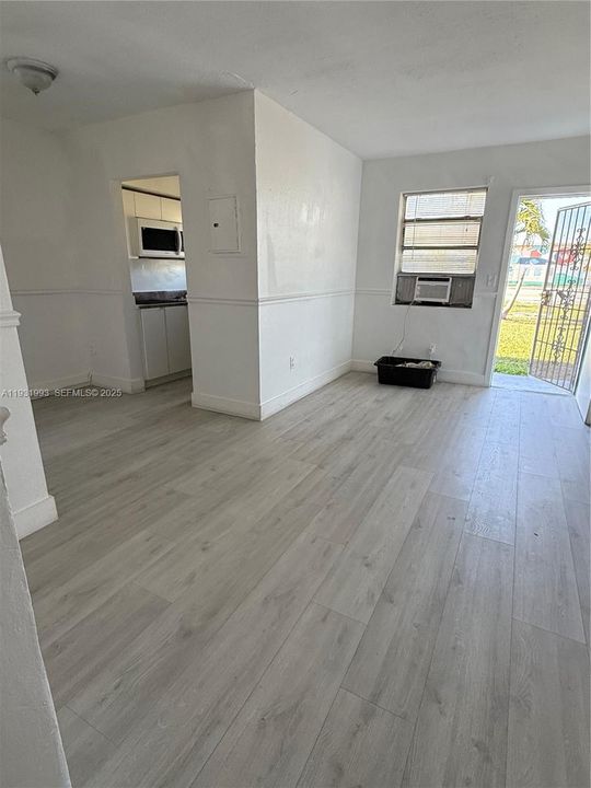 For Rent: $1,450 (1 beds, 1 baths, 550 Square Feet)