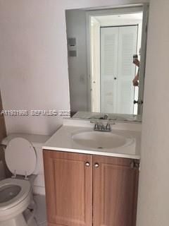 待售: $218,000 (2 贝兹, 2 浴室, 956 平方英尺)