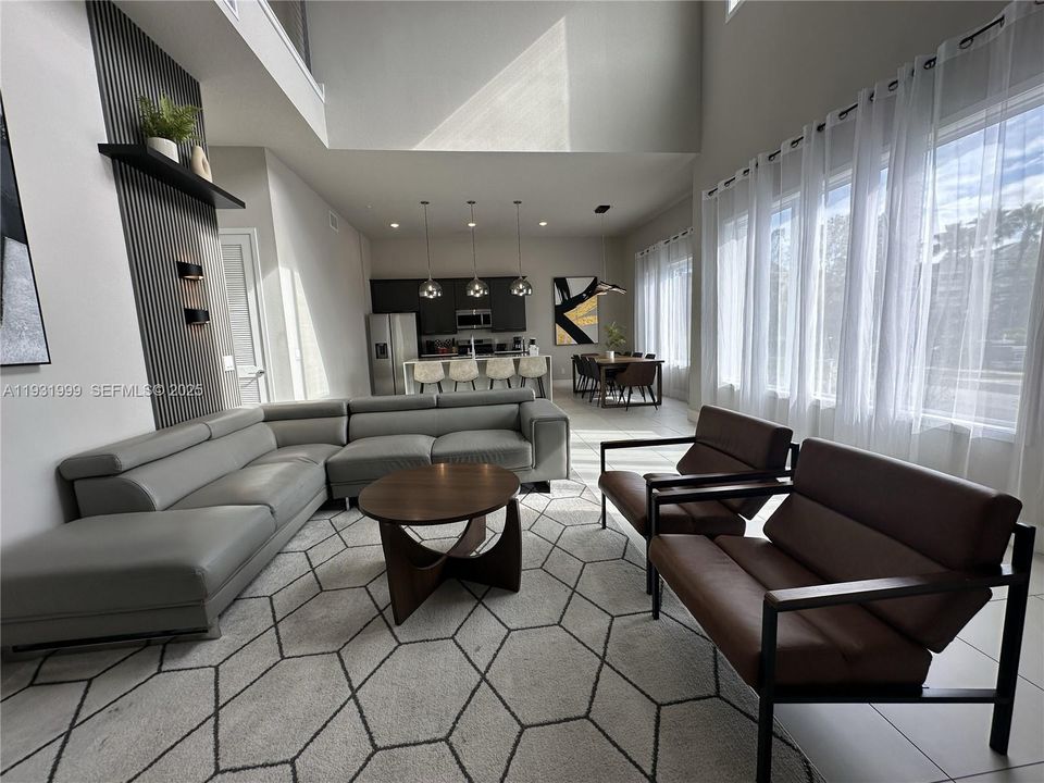 For Sale: $499,000 (5 beds, 4 baths, 2630 Square Feet)