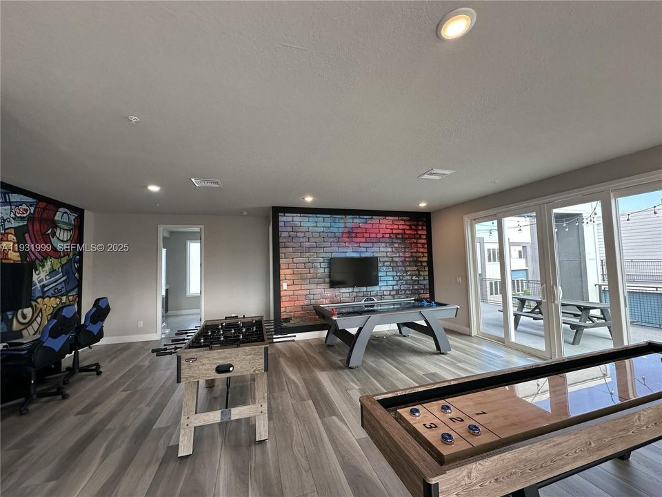 For Sale: $499,000 (5 beds, 4 baths, 2630 Square Feet)