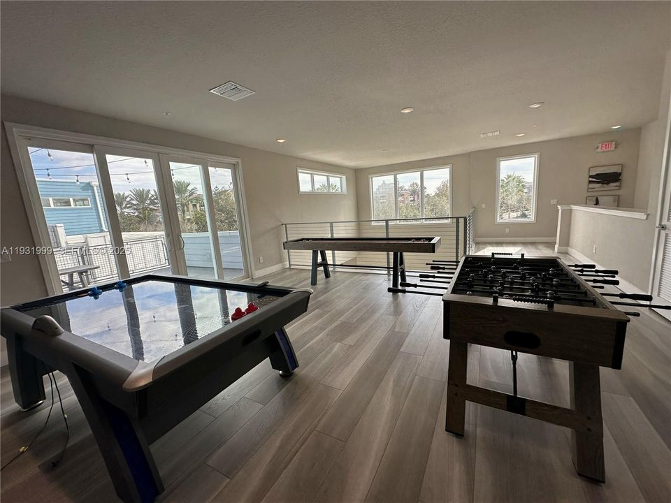 For Sale: $499,000 (5 beds, 4 baths, 2630 Square Feet)