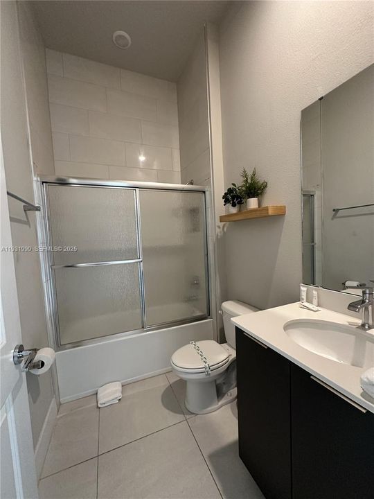 For Sale: $499,000 (5 beds, 4 baths, 2630 Square Feet)