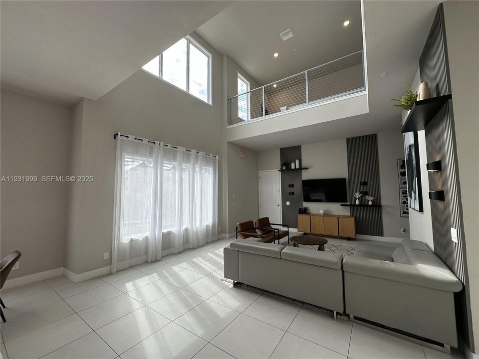 For Sale: $499,000 (5 beds, 4 baths, 2630 Square Feet)