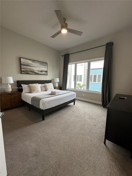 For Sale: $499,000 (5 beds, 4 baths, 2630 Square Feet)