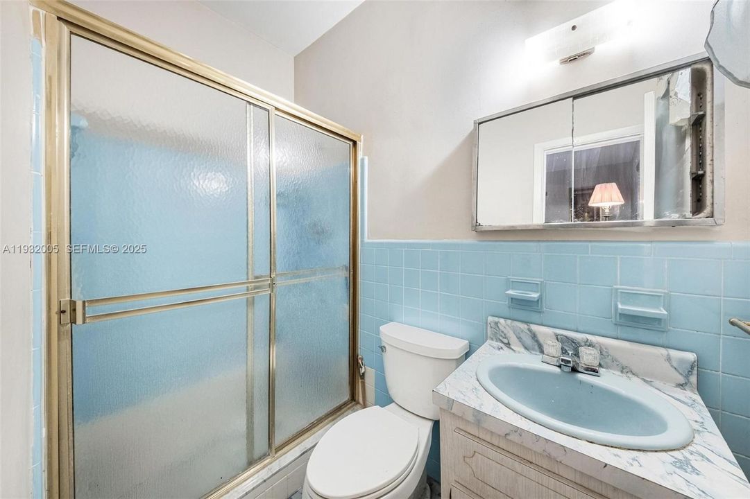 For Sale: $999,000 (3 beds, 2 baths, 1828 Square Feet)