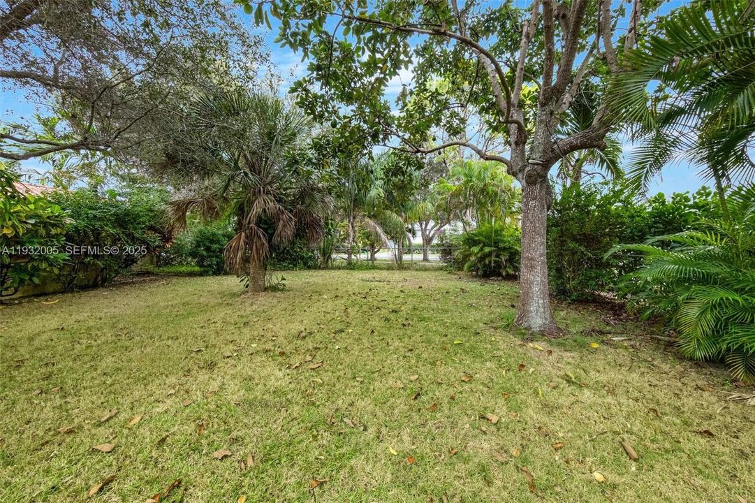 For Sale: $999,000 (3 beds, 2 baths, 1828 Square Feet)